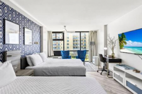 Oceanside Duo - Double Room, Water Views, Pool & Beach Access, Free Parking